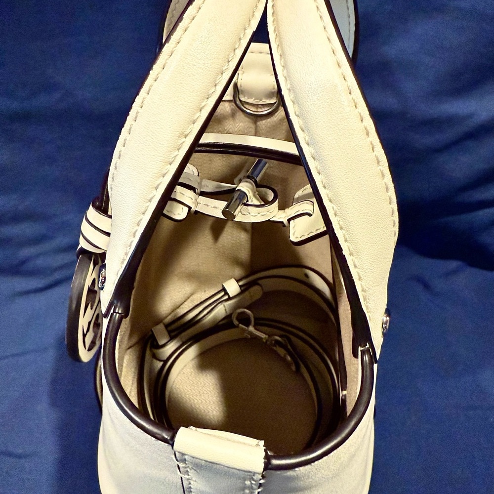 Tory Burch NWOT Miller Mini White Leather Bucket Bag - Picture 7 of 11